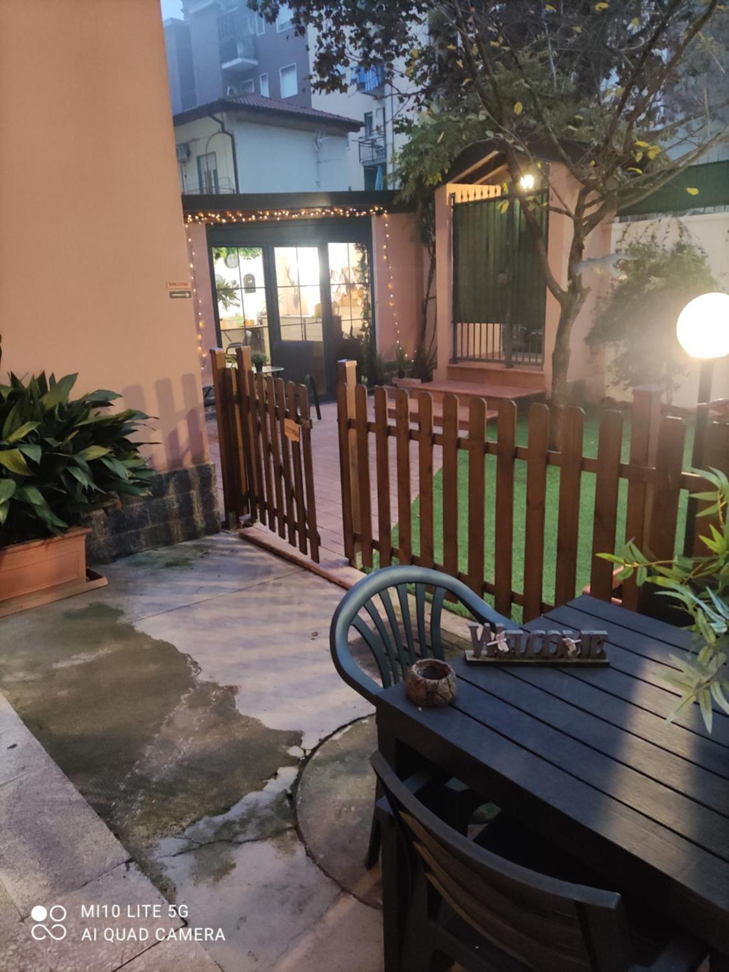 Hostal D'Annunzio House Cesano Boscone Exteriér fotografie